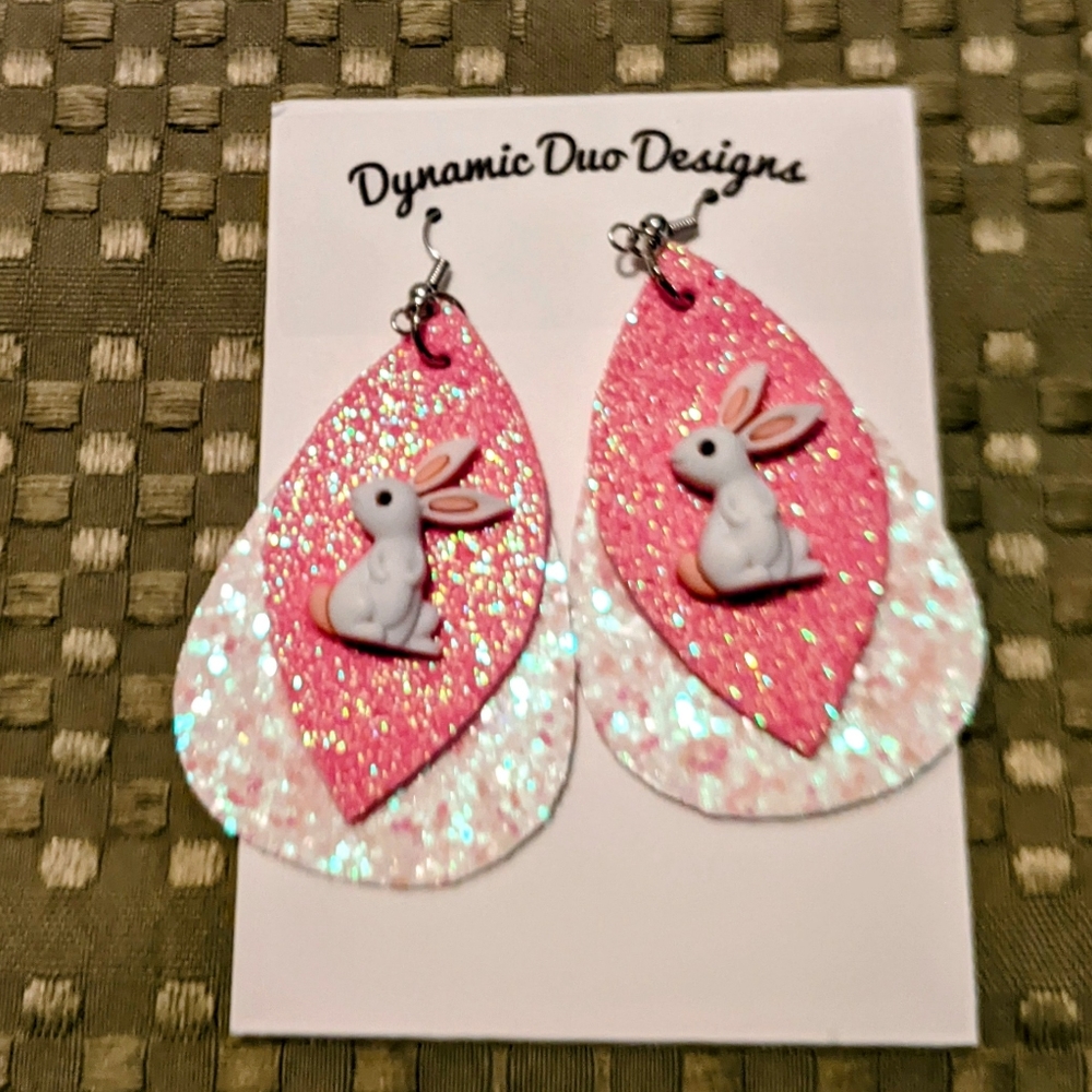 💥SALE💥 Barbie Pink Bunny Rabbit Glitter Earrings  Easter Brand New - Picture 2 of 9